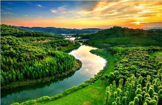 云南省迪庆州：生态美景今有成 齐抓共管守红线