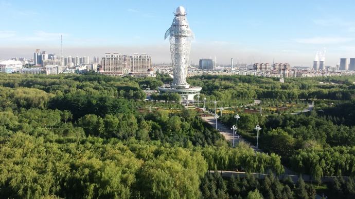 从“风吹石头跑”到“出门见绿伸手触水”