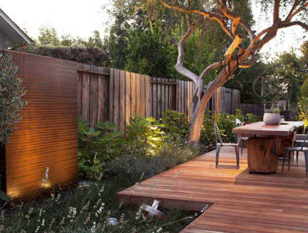 防腐木在园林建设中的应用前景怎么样？